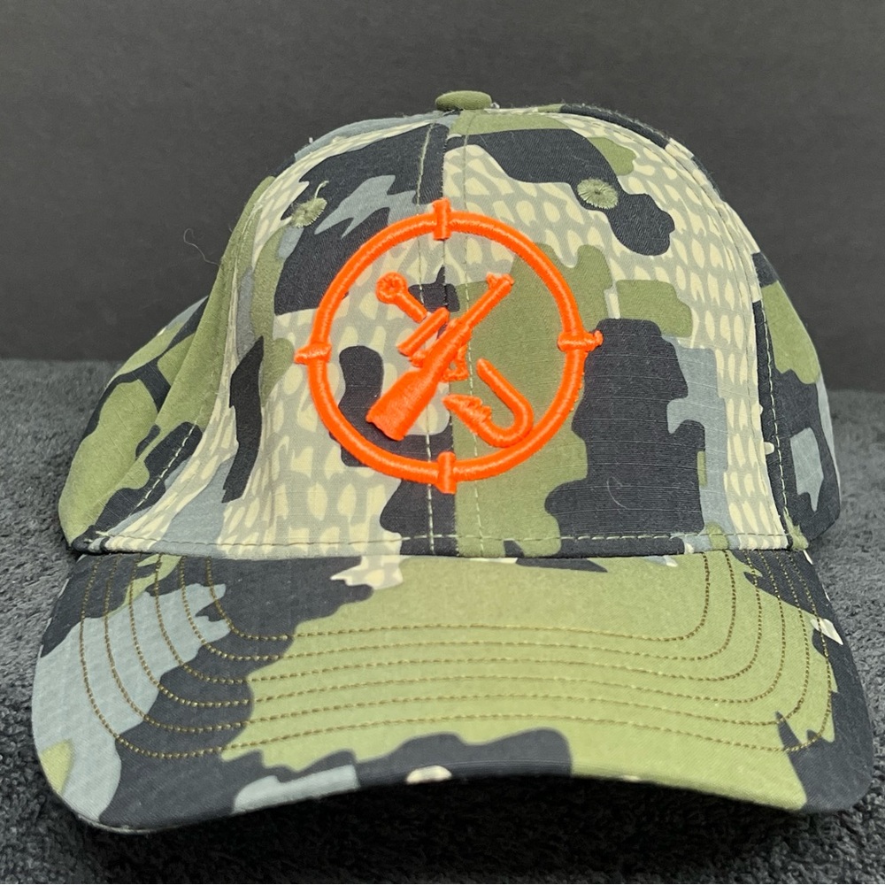 KUIU Camo Hat - Adjustable - Embroidered Logo - Lightweight - Family, Fish, Hunt